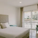 Precioso Con Terraza Frente Al Golf Бенальмадена
